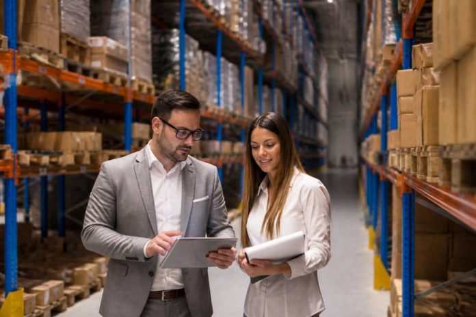 Centrale d'achat : fonctionnement, avantages et rôle dans la franchise